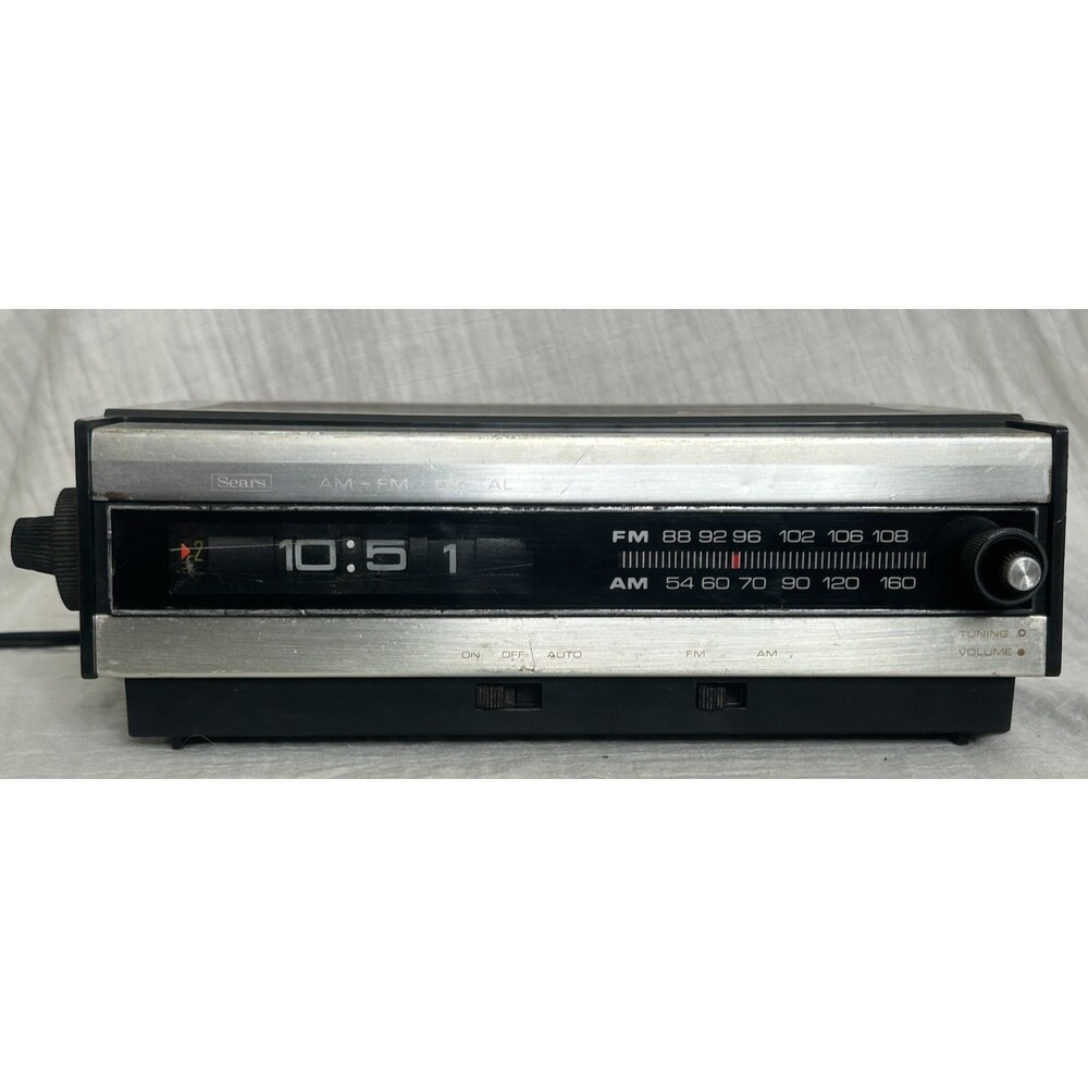 Vintage SEARS FM/AM Digital Clock Transistor Radio Wood Grain Hong Kong WORKS!